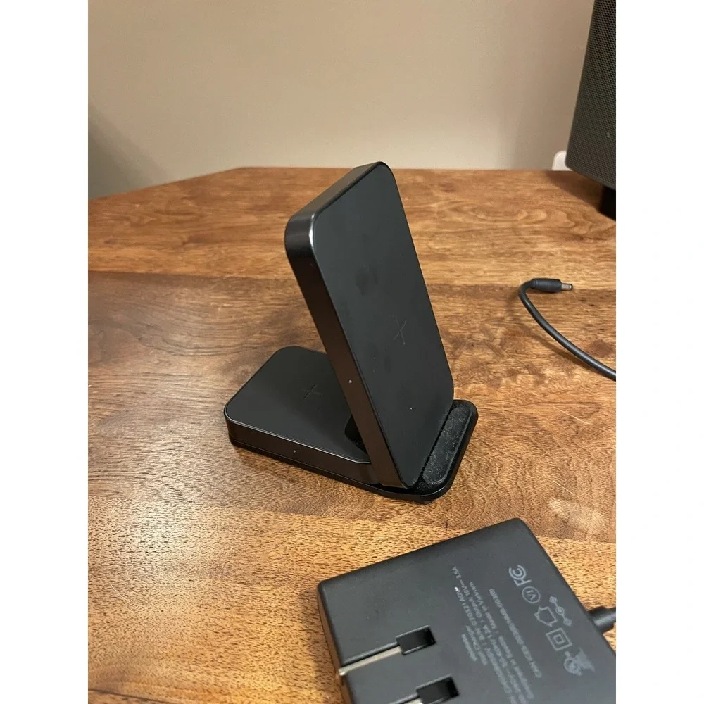 Ubio Labs AWC1109ABV Wireless Qi-Certified Charging Stand W/ Wall Charger Tested